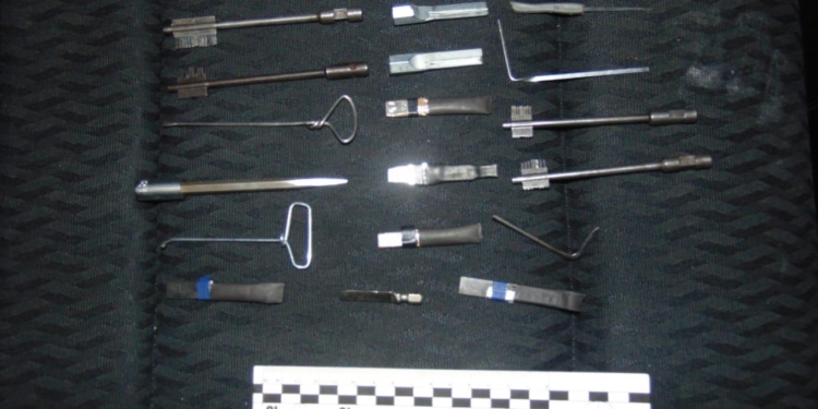 В Николаеве благодаря бдительности жителей полиция задержала двух квартирных воров