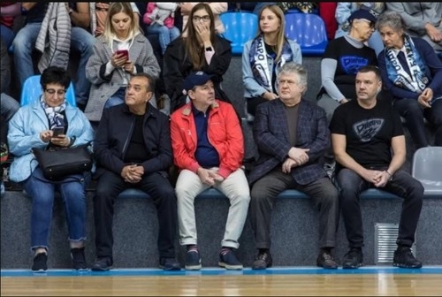 Коломойский нецензурно оскорблял рефери матча БК «Днепр». Теперь клуб просит не называть его болельщиком команды (ДОКУМЕНТ)