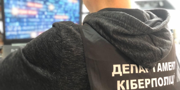 В Харькове задержали хакеров, которые взломали более 20 тысяч серверов по всему миру