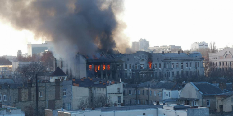 Пожар в Одесском колледже: 1 погибшая, 12 пострадавших (ФОТО, ВИДЕО)