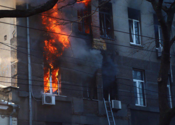 Пожар в Одесском колледже: 1 погибшая, 12 пострадавших (ФОТО, ВИДЕО)