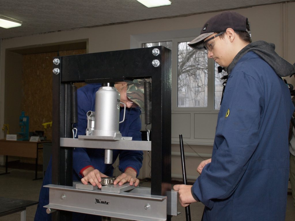 На базе Николаевского профессионального машиностроительного лицея открыт учебно-практический центр 1