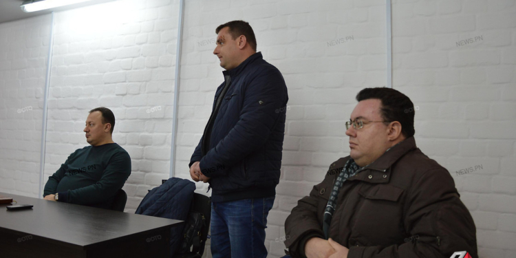 Суд не смог приступить к рассмотрению дела о растратах в департаменте энергоэффективности Николаевского горсовета – адвокат отказался от обвиняемого