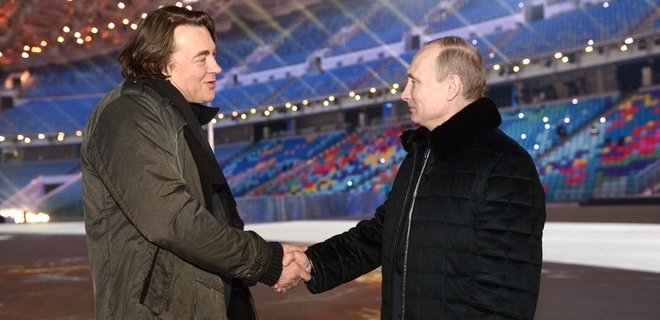 Гендиректор Первого канала Эрнст признал фейк о сбитом Боинге, но назвал это ошибкой. В Кремле отреагировали