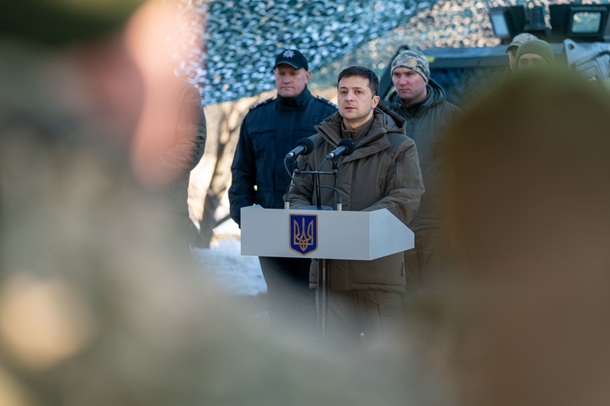 Зеленский на Донбассе поздравил военных с праздником и пообещал приблизить стандарты НАТО (ФОТО, ВИДЕО) 9