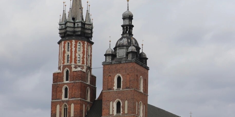 Украинец в Кракове уронил дрон на крышу костела, ему грозит 5 лет тюрьмы (ФОТО)