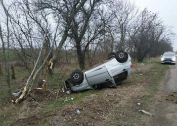 Утреннее ДТП на Николаевщине: водитель погиб, пассажирка в больнице (ФОТО)