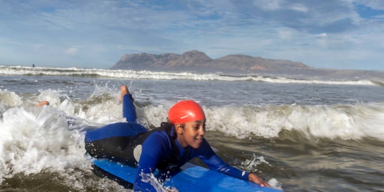 В ЮАР детей с аутизмом лечат серф-терапией (ФОТО)