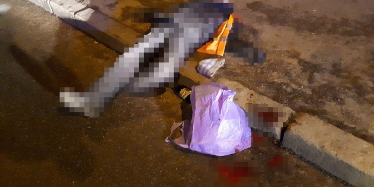 В Николаеве у остановки общественного транспорта убили дворника (ФОТО)