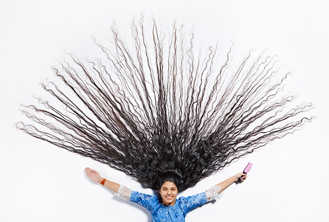 Обиделась на парикмахеров: индийская девушка обновила рекорд по длине волос (ФОТО) 1