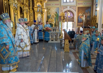 Впервые за годы оккупации: По ТВ собираются показать служение УПЦ МП из Донецка