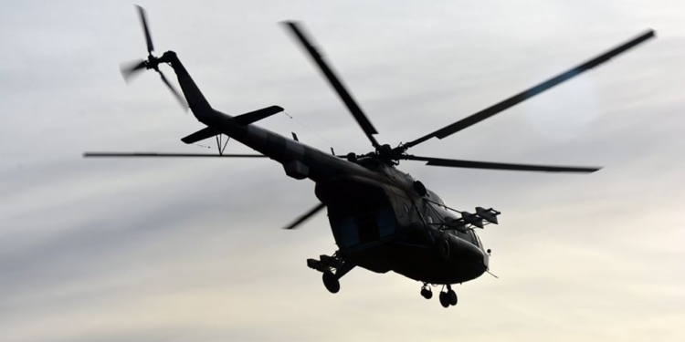 Николаевские десантники выполняют программу парашютных прыжков (ФОТО)