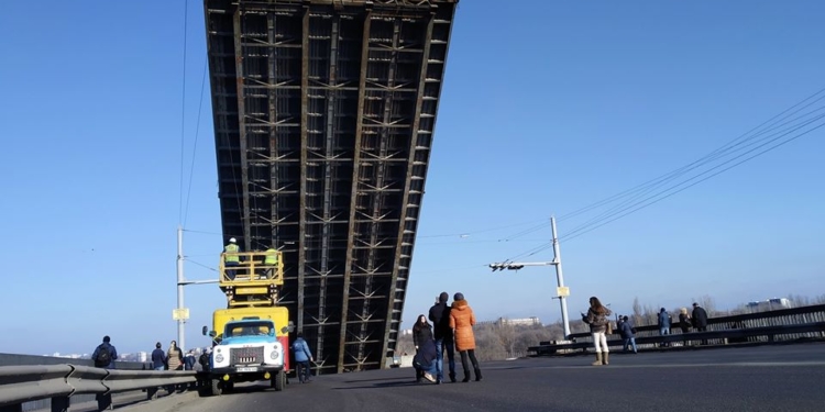 Разводка мостов в Николаеве прошла в штатном режиме – с ремонта вышел СДК «Юрий Олефиренко» (ФОТО)