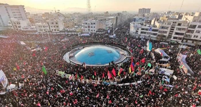 Сотни тысяч иранцев попрощались с убитым США генералом Сулеймани