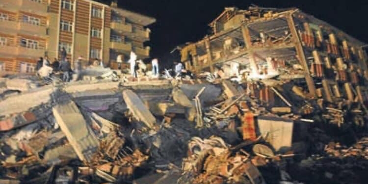 В Турции произошло мощное землетрясение: уже известно о 20 жертвах (ФОТО, ВИДЕО)