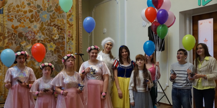 Особые «Рождественские встречи» в Николаеве: свои таланты показали дети с интеллектуальными нарушениями (ФОТО, ВИДЕО)