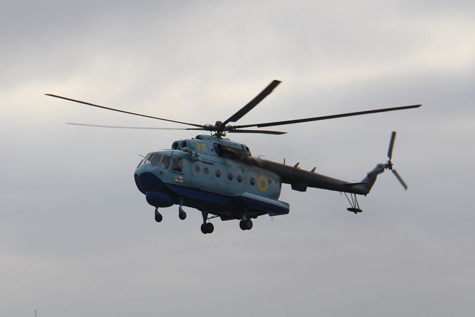 Вертолет николаевской бригады морской авиации заставил сторожевой корабль РФ отойти от азовского берега (ФОТО) 9