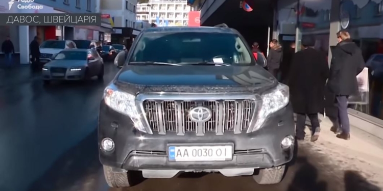 Член украинской делегации в Давосе стал героем парковки (ФОТО, ВИДЕО)