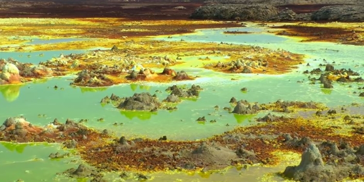 Дохнут даже микробы-экстремалы. Самое гиблое место на Земле – в Эфиопии (ВИДЕО)