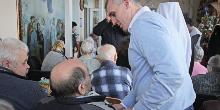 Николаевский приют для пожилых граждан и инвалидов традиционно накануне Рождества посетили мэр и митрополит Николаевский и Очаковский (ФОТО)