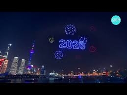 В Шанхае две тысячи дронов устроили сказочное представление (ВИДЕО)