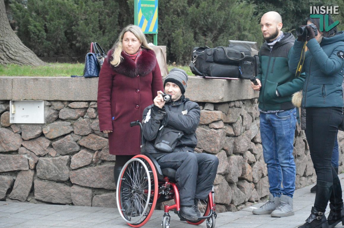 В Николаеве ОТГ передали 4 спецавтомобиля, оборудованных для перевозки людей с инвалидностью (ФОТО, ВИДЕО) 7