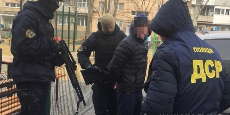 Задержание «Осетра» и его банды в Николаеве: вымогали с предпринимателя 660 тысяч гривен «долга» (ФОТО)