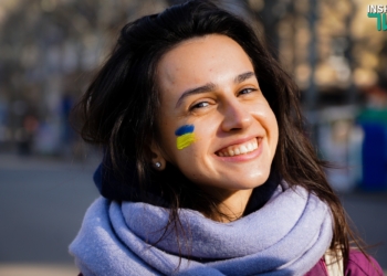 Миколаївські УАЛівці утворили живий ланцюг до Дня Соборності і заспівали «Україну» (ФОТО, ВІДЕО)
