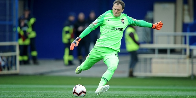 Украинский вратарь попал в топ-10 самых дорогих футболистов мира