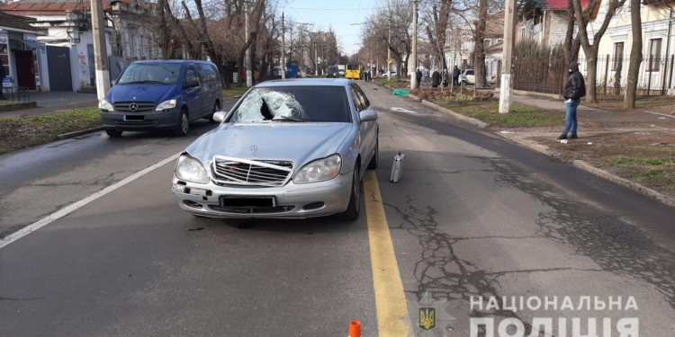 В центре Николаева водитель «Мерседеса» насмерть сбил женщину (ФОТО)