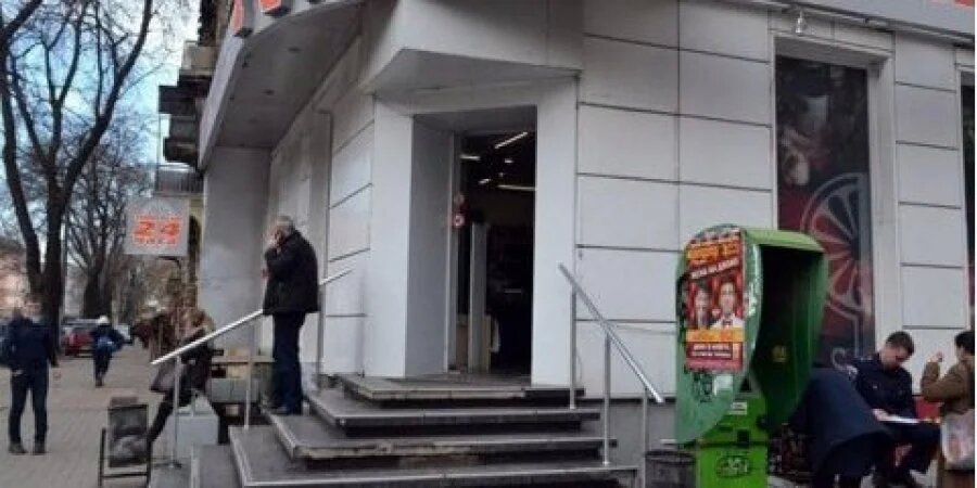 В Одессе уволили продавщицу, которая оскорбляла украиноязычных покупателей (ВИДЕО) 1