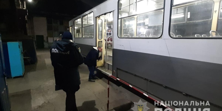 Полиция ищет свидетелей нападения на трамваи в Николаеве –  открыто уголовное производство (ОБНОВЛЕНО)