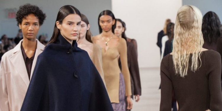 Супруга экс-министра инфраструктуры Омеляна представила новую коллекцию на New York Fashion Week (ВИДЕО)