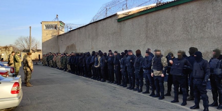 В День влюбленных в Николаевском СИЗО провели обыск