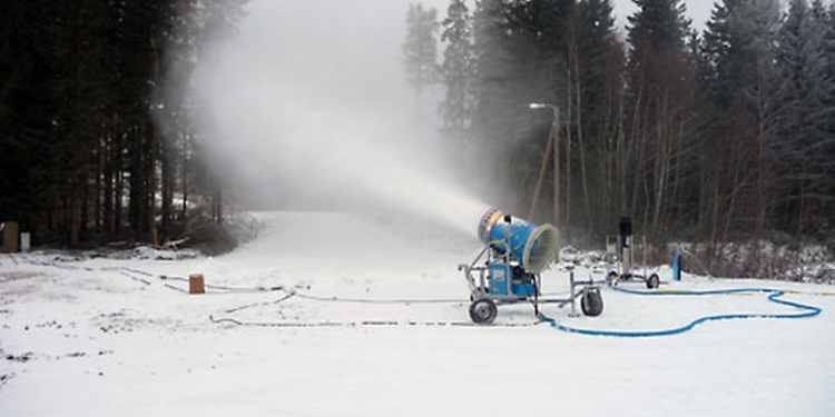 «Она снежки солила в березовой кадушке»: в Финляндии представителей муниципалитетов будут учить консервировать снег