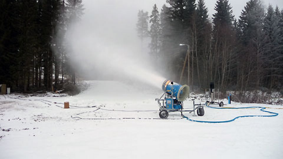 «Она снежки солила в березовой кадушке»: в Финляндии представителей муниципалитетов будут учить консервировать снег 1