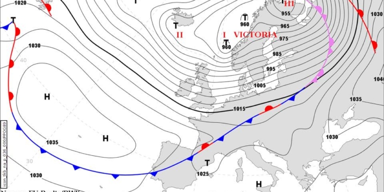 Без осадков, но с сильным ветром: циклон Victoria ощутят и украинцы