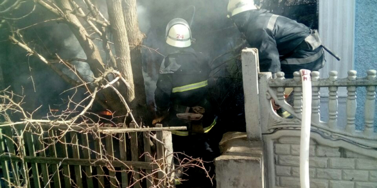 В Снигиревке сгорела хозпостройка (ФОТО)