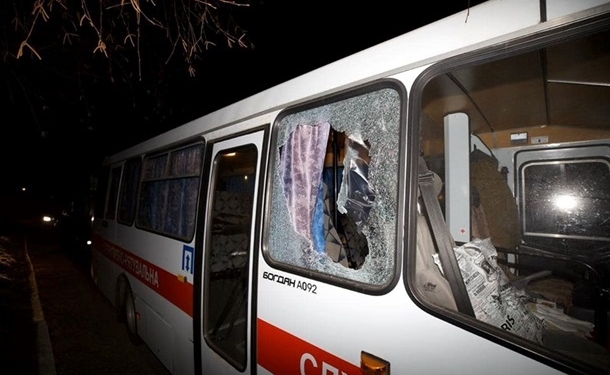 «Это бросали не наши»: глава поселкового совета Новых Санжар говорит о чужаках, камнями «встретивших» автобусы с эвакуированными из Китая