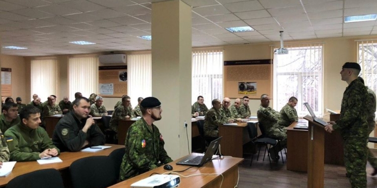 В Николаеве военнослужащих ВМС иностранные инструкторы учат по стандартам НАТО