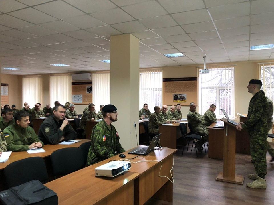 В Николаеве военнослужащих ВМС иностранные инструкторы учат по стандартам НАТО 1