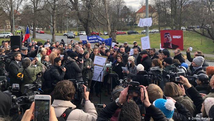 В Праге открыли площадь им.Бориса Немцова – на ней стоит посольство России 1