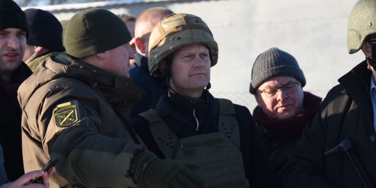 Министр иностранных дел Дании посетил зону ООС (ФОТО)