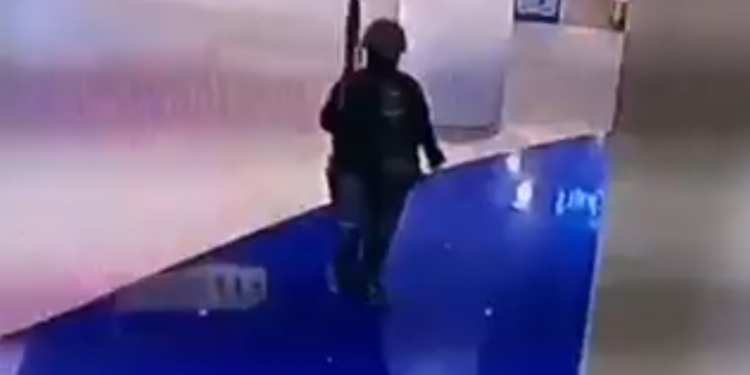 Теракт в Таиланде: военнослужащий застрелил, минимум, 20 человек и вел трансляцию в Facebook (ВИДЕО)