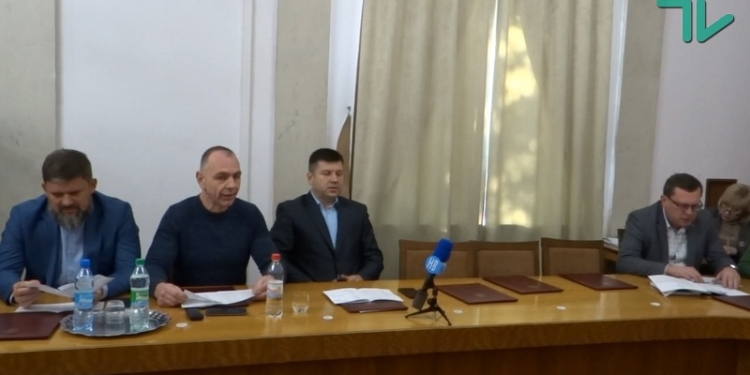 В Николаеве демонтируют ограду незаконной автостоянки на Намыве (ВИДЕО)