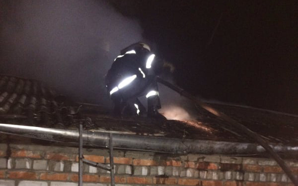 В Николаевской области ночью спасатели дважды тушили пожары в жилом секторе (ФОТО)