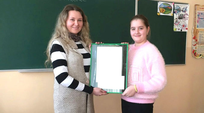 Николаевская школьница получила письмо от королевы Великобритании