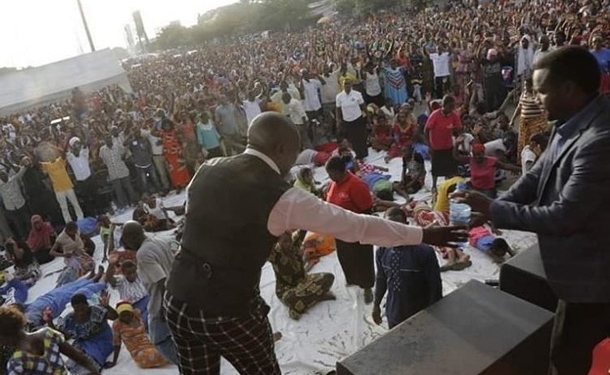 В давке на церковной службе в Танзании погибли 20 человек