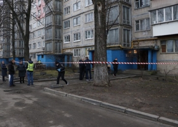 В Киеве парень выпал с 8 этажа во время дня рождения