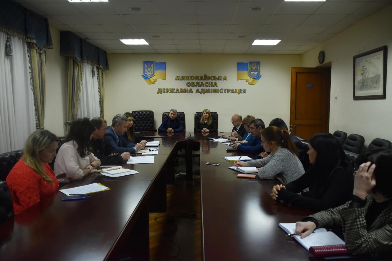 Первые результаты буйства стихии на Николаевщине: без света 118 сел, повреждены более сотни крыш, в том числе театра, типографии и дома престарелых